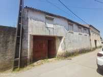 Moradia com pátio para remodelação total - Papanata, Lousã