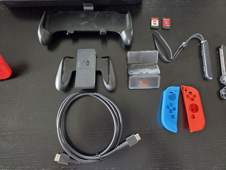 Switch OLED wersja Mario + akcesoria + gry