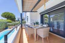 Moradia V4+1 com piscina