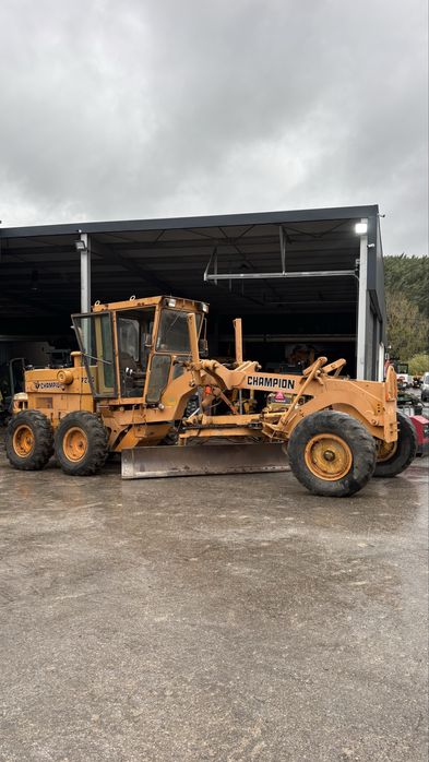 Niveladora Champion 720A