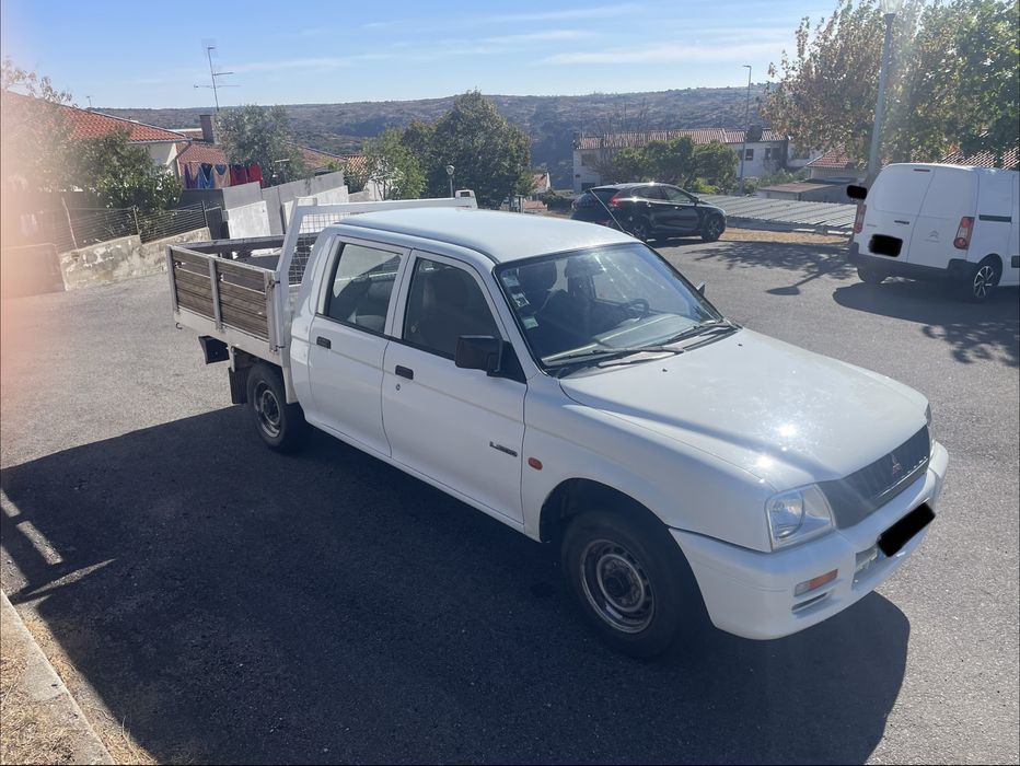Mitsubishi L200 em bom estado