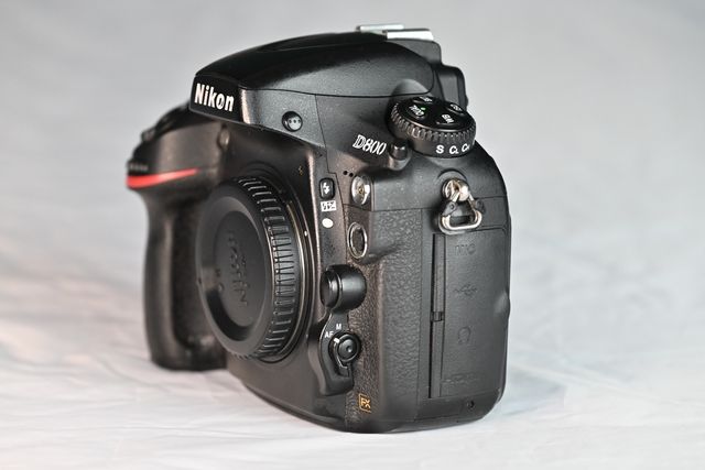 Aparat Nikon D800, grip i dodatki