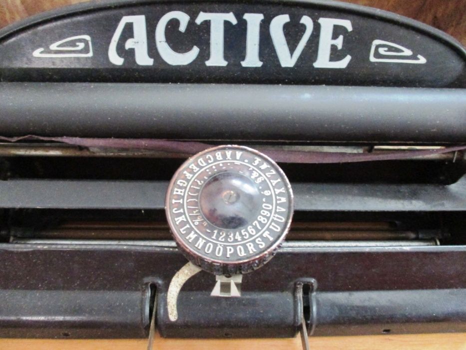 Maquina de escrever ACTIVE - Ano 1913