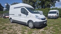 Opel Vivaro L2H2 rok 2010 z klimatyzacją parktronik