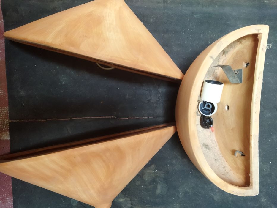 Candeeiro de parede em barro