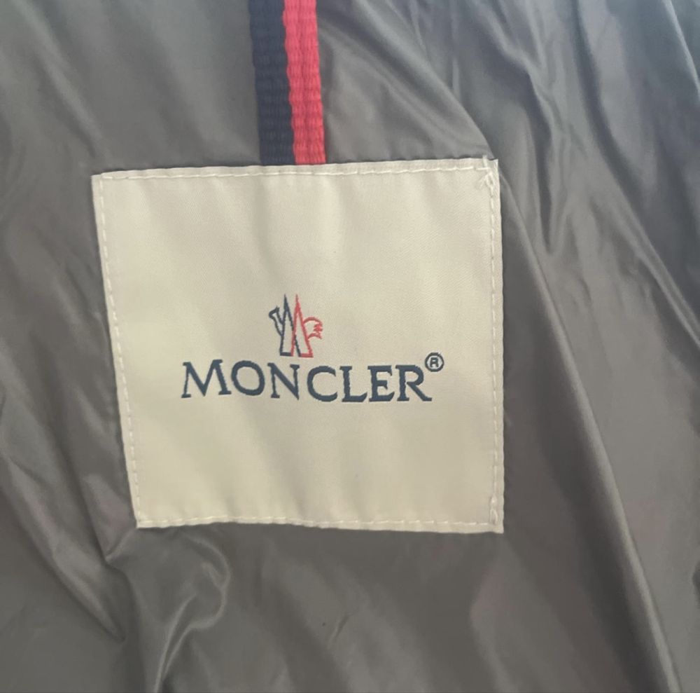 Casaco Moncler tamanho M