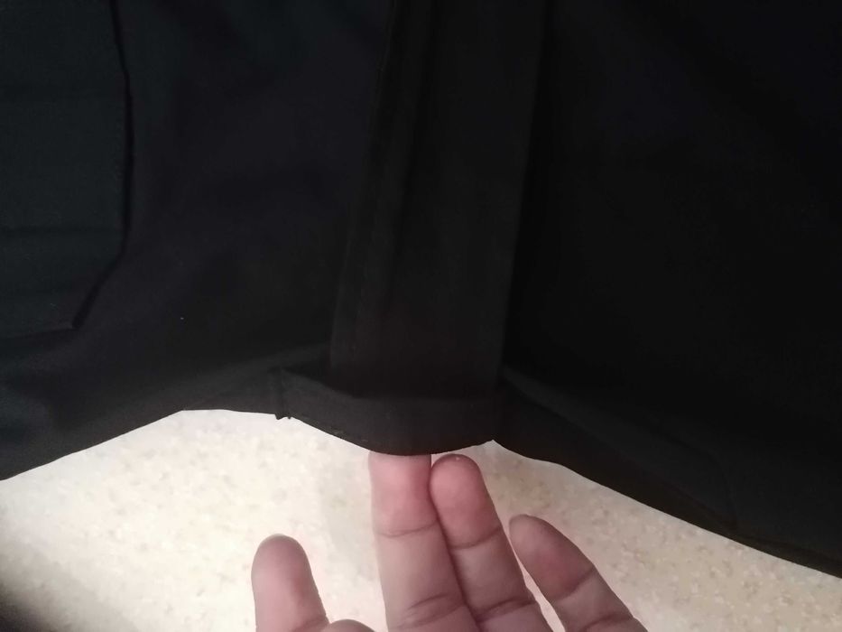 Vestido preto com botões dourados, novo