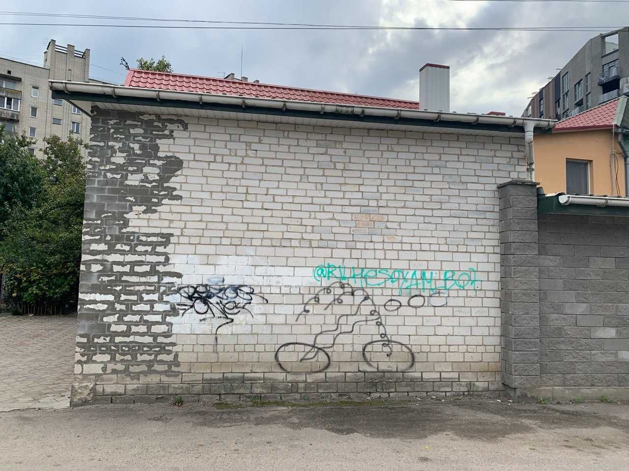 Продається 2-х поверховий гараж Рівне 12 Школа