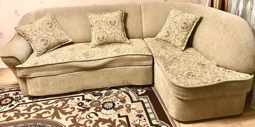 Диван великий кутовий розкладний 2,46х1,55 бежевий з подушками