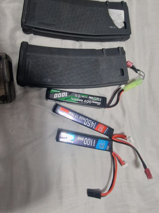 Vendo arma de airsoft  com garantia