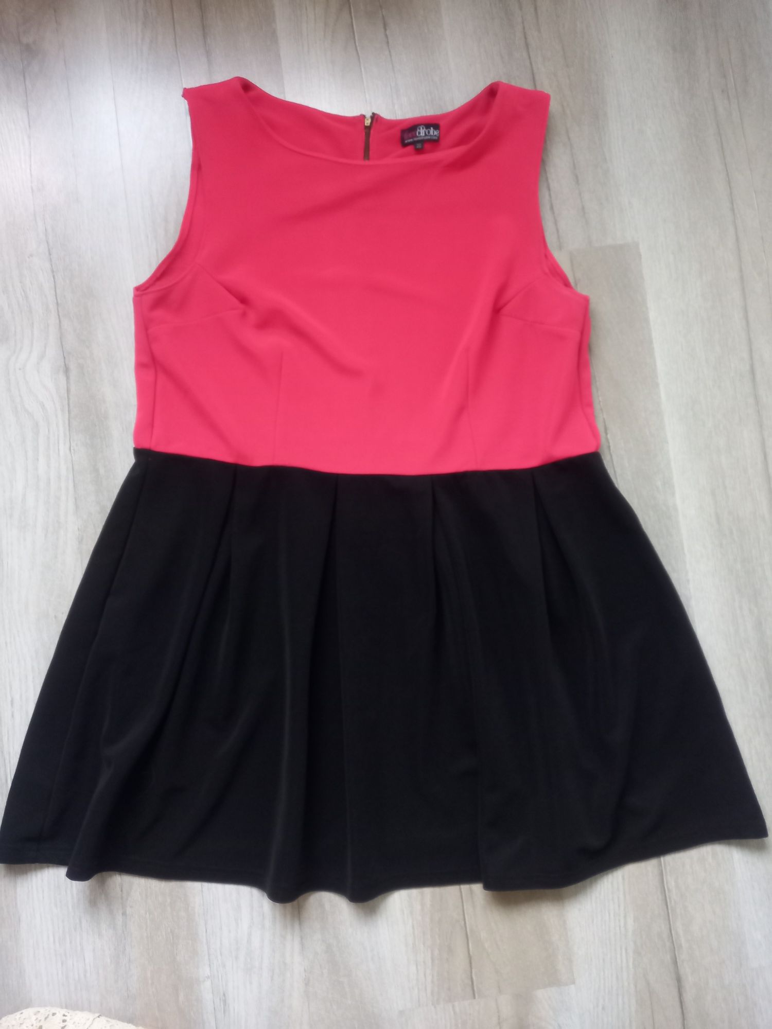 Sukienka róż czarny love drobe 4XL 48 roz 20 suwak