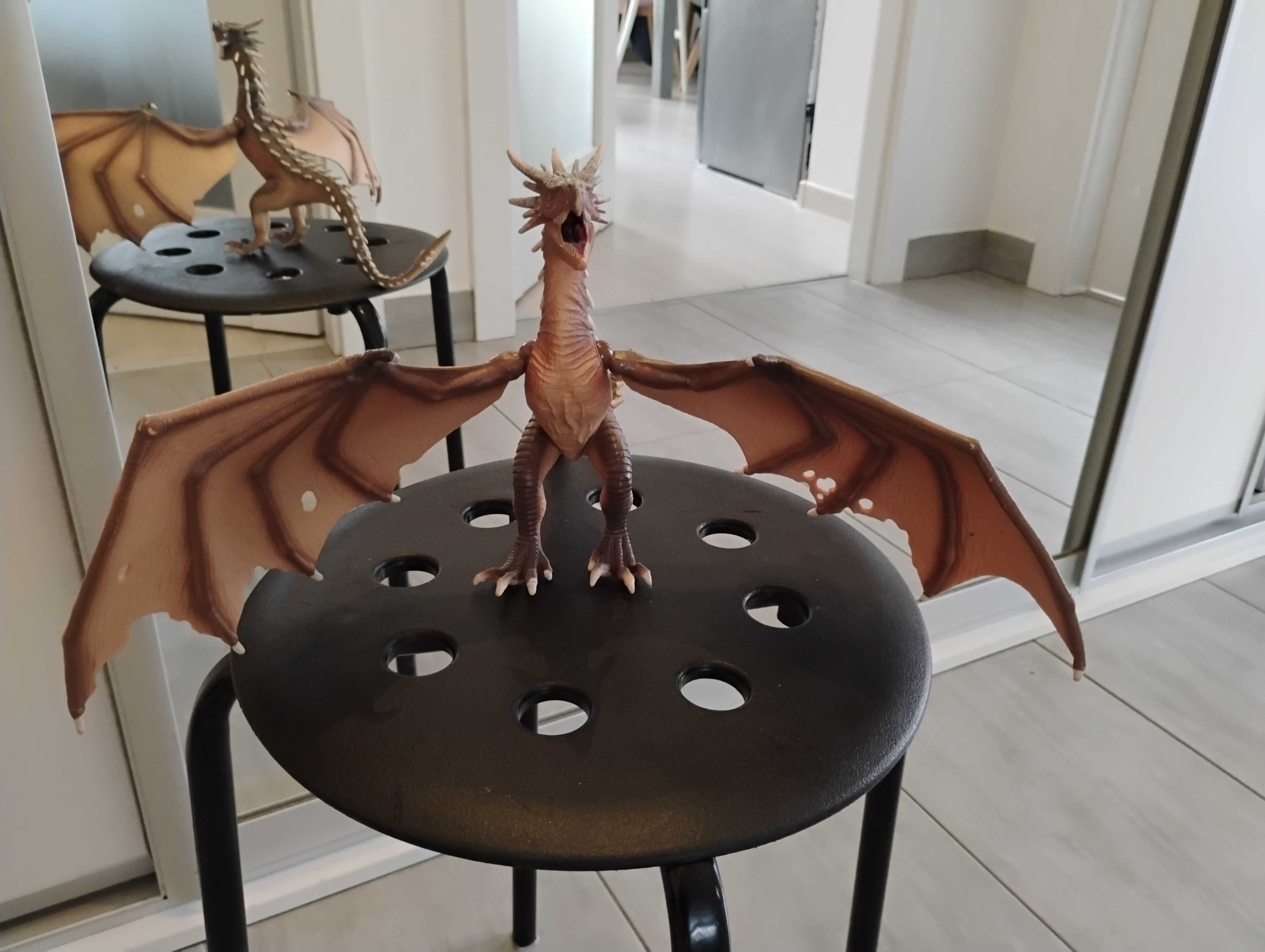 Smok z Harry Potter Rogogon Węgierski figurka