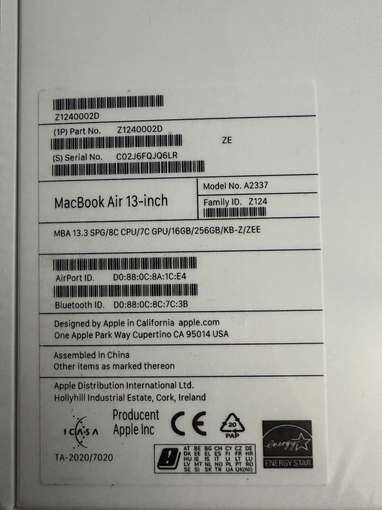 Apple MacBook Air M1 8-core CPU and 7-core GPU/16GB/256GB/Space Grey