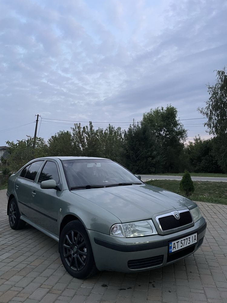 Продається шкода октавія 2002 рік