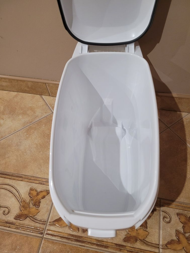 Pojemnik na karmę dla kota, psa