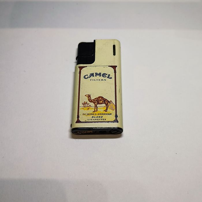 Isqueiro Vintage Camel estado Razoável
