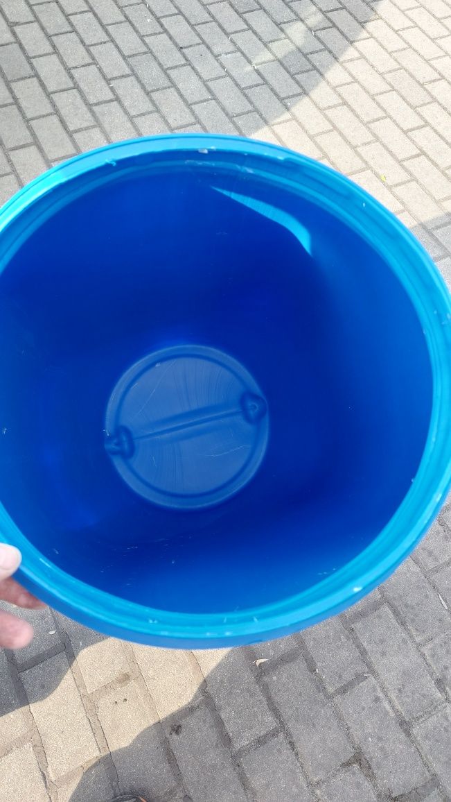 Beczka plastikowa baniak pojemnik 120 litrów z deklem na deszczówke