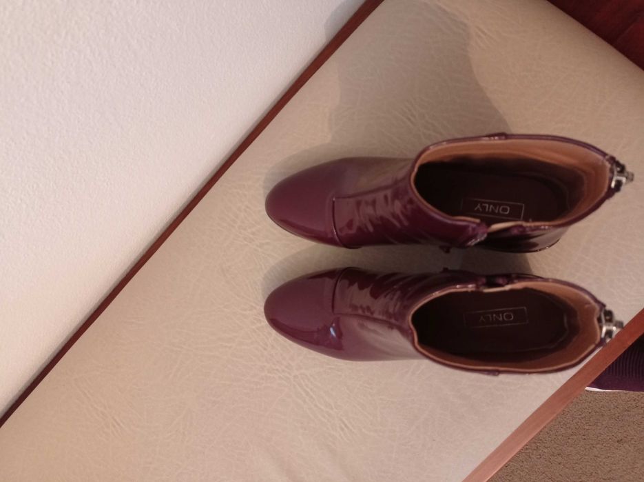 Botas de verniz bordeaux - Only