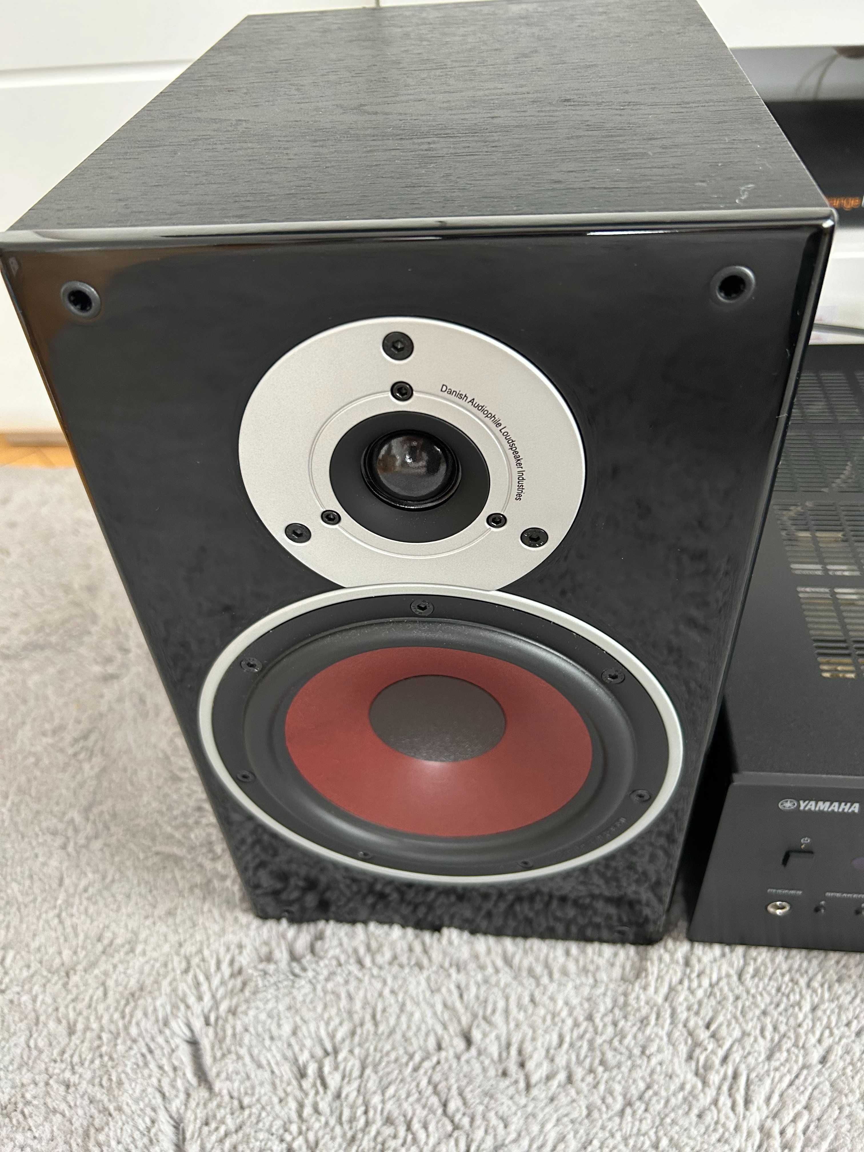 Zestaw stereo Yamaha R-N602 z kolumnami Dali Zensor 3