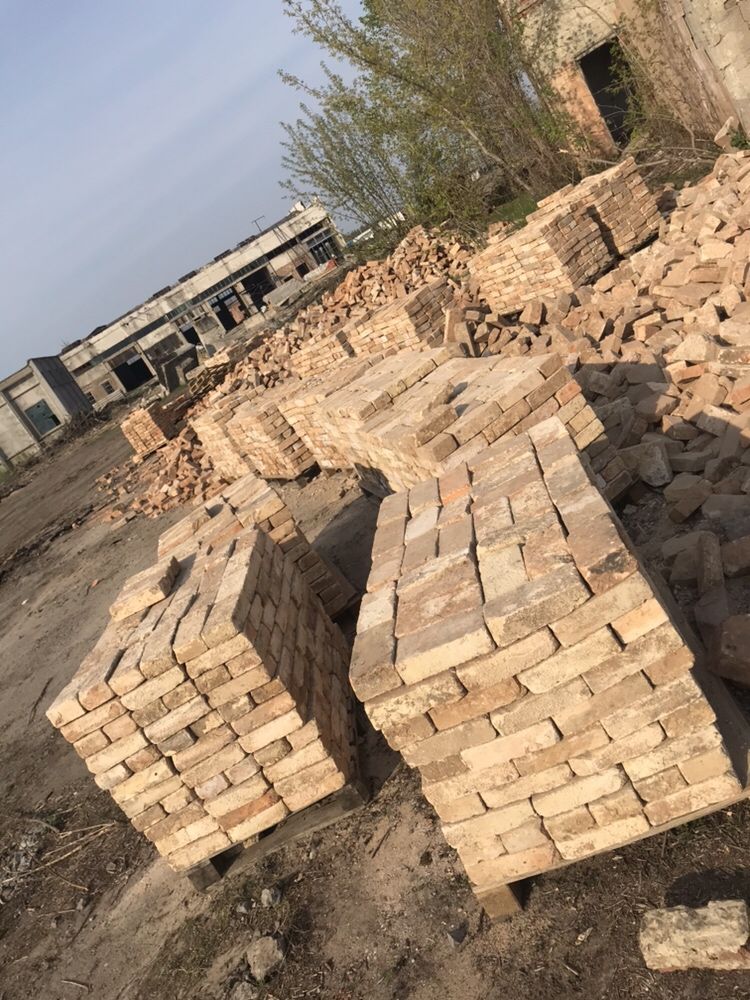 Кирпичь жаропрочный