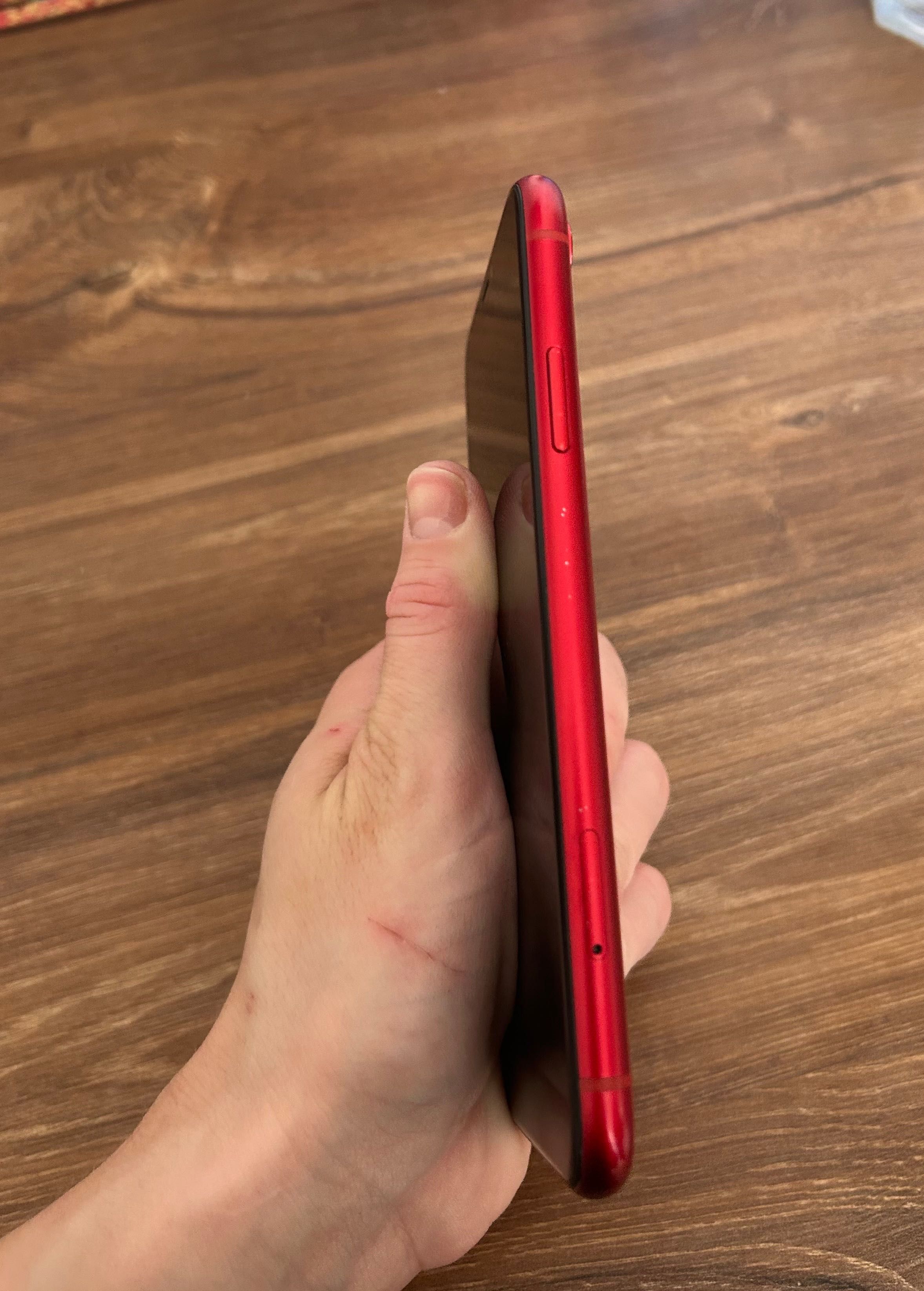 iPhone XR і iPhone 8
