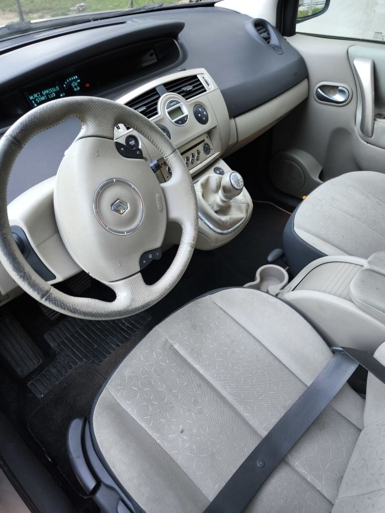 Автомобіль Renault megane scenic