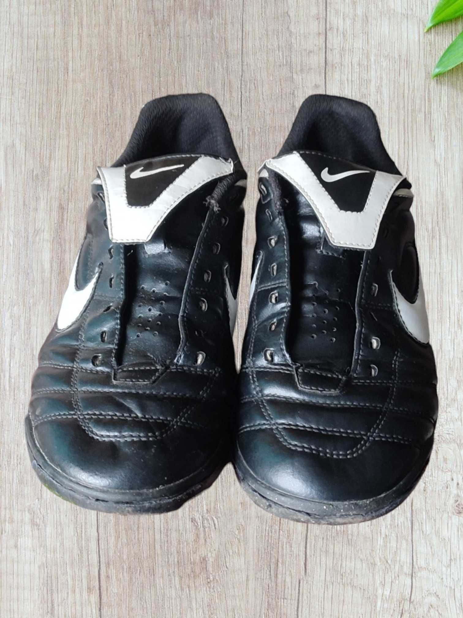 Nike tempo, korki, halówki buty piłkarskie