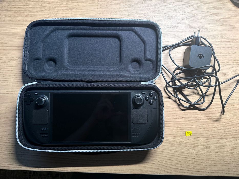 Steam Deck OLED 512 GB + Karta microSD 256 GB