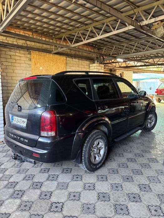 Позашляховик/внедорожник REXTON обслужен