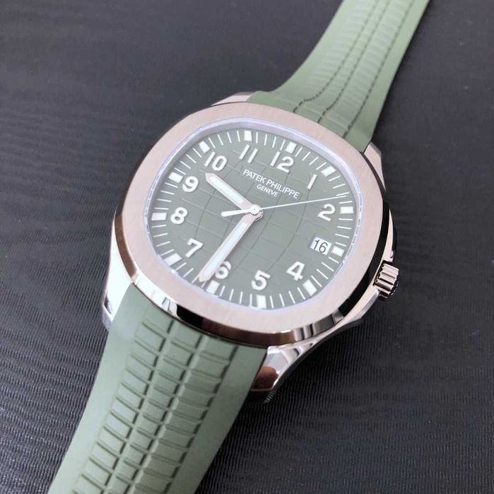 Relógio Patek Philippe Aquanaut 5168G-010 com Data