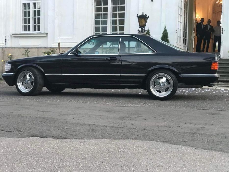 Mercedes SEC500 z aktywnym wydechem