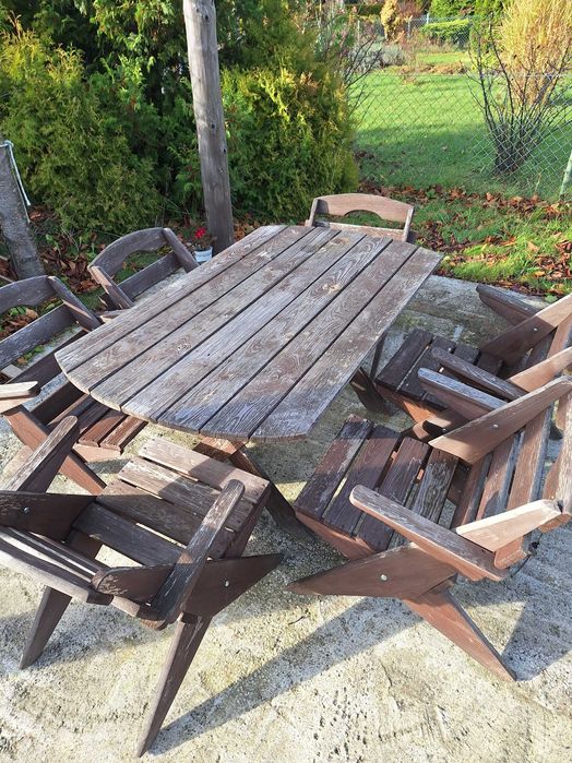 Sprzedam stelaż drewnianej wiaty z bocznymi zasłonami.