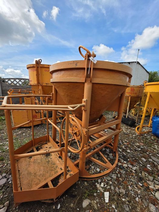 Zbiornik Pojemnik Lej do betonu EICHINGER PAM 750L Podest rękaw koło 6