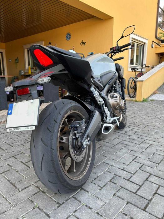 Honda Cb650r 2024 Pearl Smokey Grey 35 KW