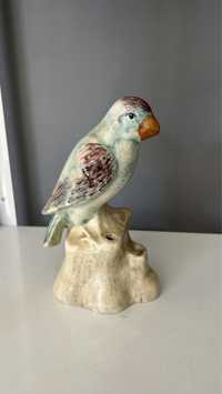 Фарфоровая статуэтка попугай