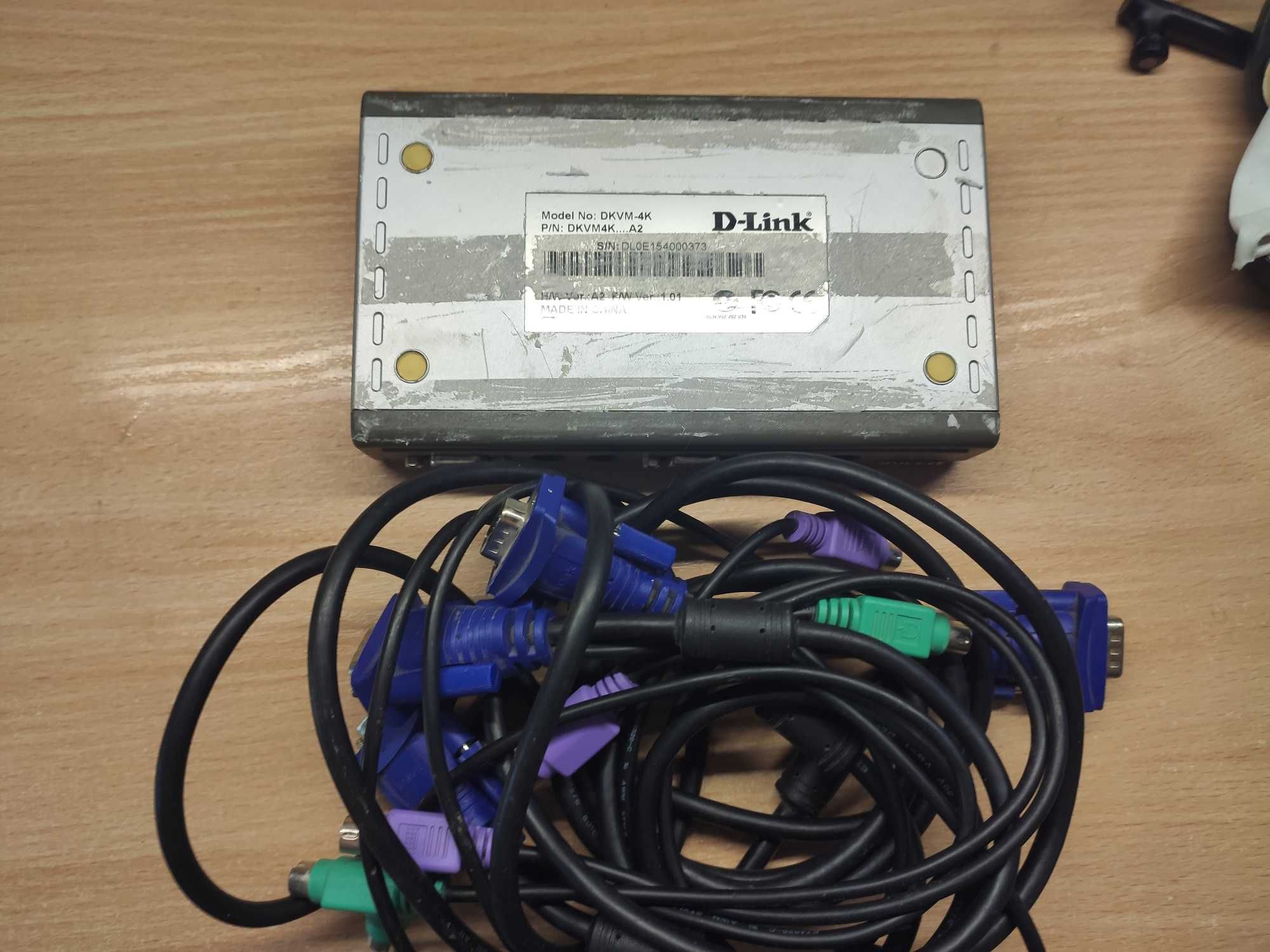 Продам  KVM-переключатель с портами VGA и PS/2 D-Link DKVM-4K