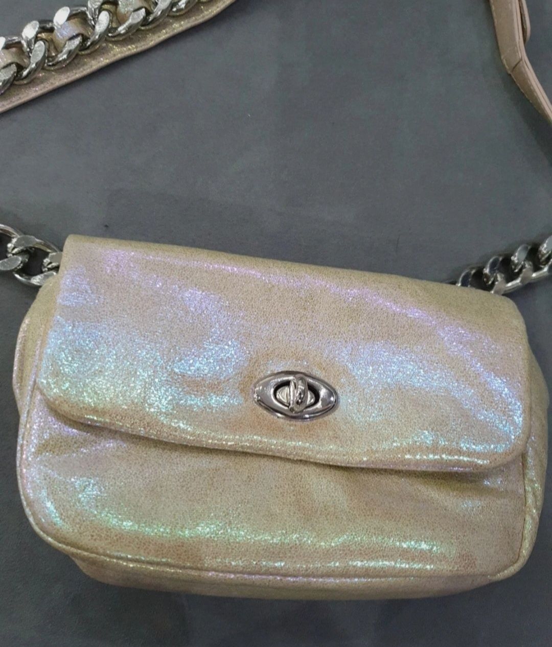 Bershka nowa holograficzna torebka