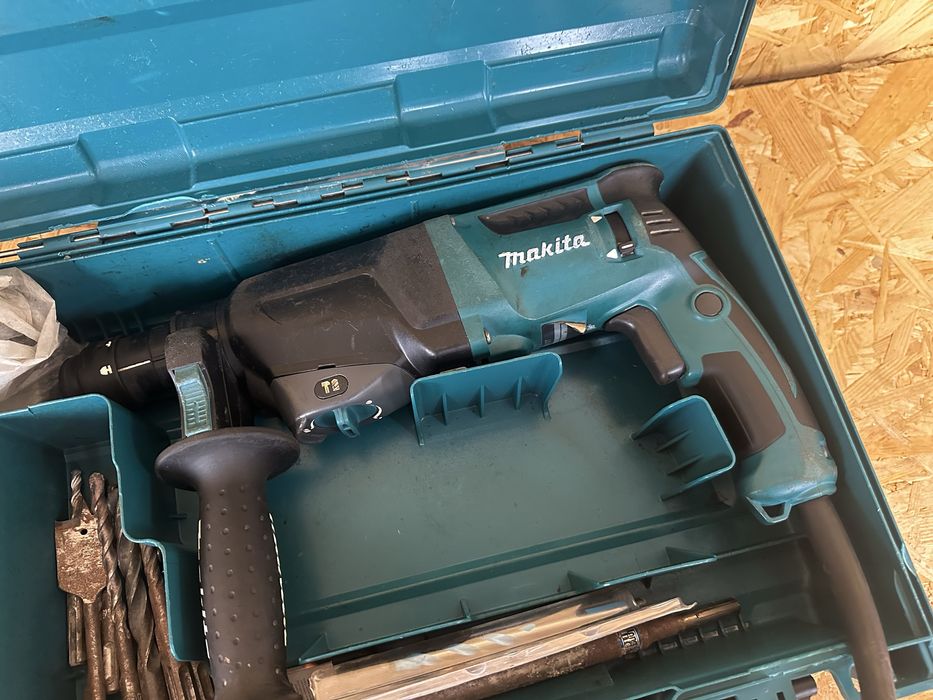 Młotowiertarka Makita HR 2610T Zestaw Dłuta