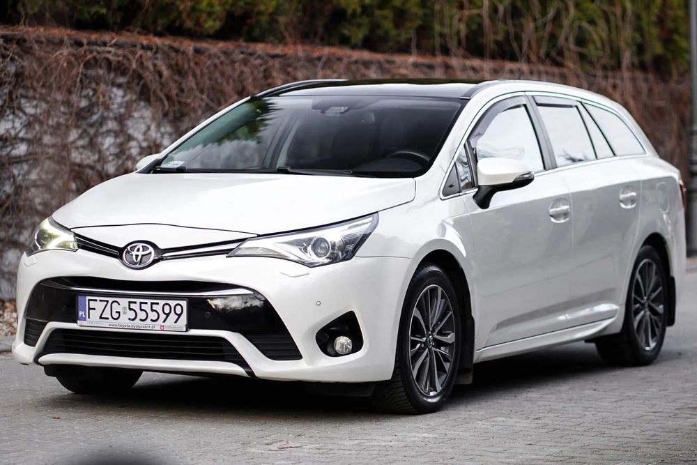 Toyota Avensis 2.0d 143 KM * Bezwypadkowa * Polski Salon * Prestige * Skóry * Kamera