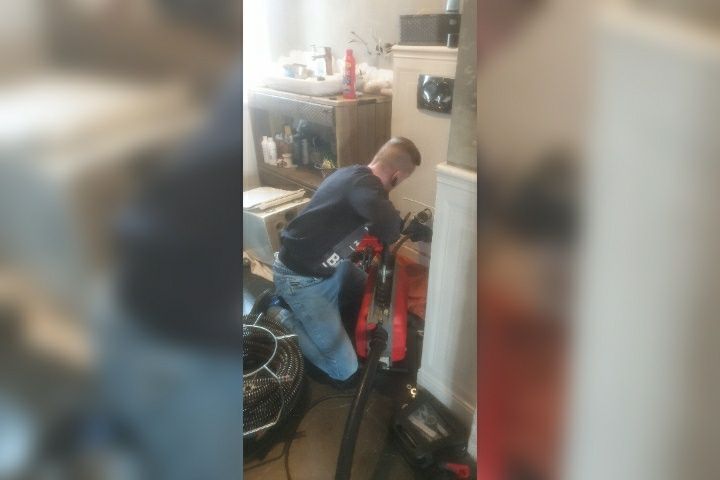 Udrażnianie Rur czyszczenie kanalizacij Kamera TV Hydraulik 24h7 Wuko