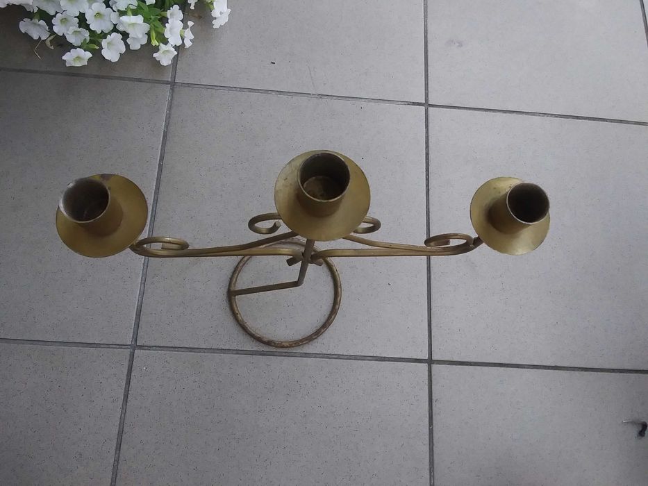 Stary nietypowy świecznik 3 ramienny metalowy zabytkowy przedmot z PRL