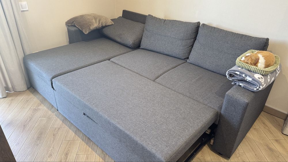 Продам кутовий розкладний диван- ліжко. Є два дивани таких
