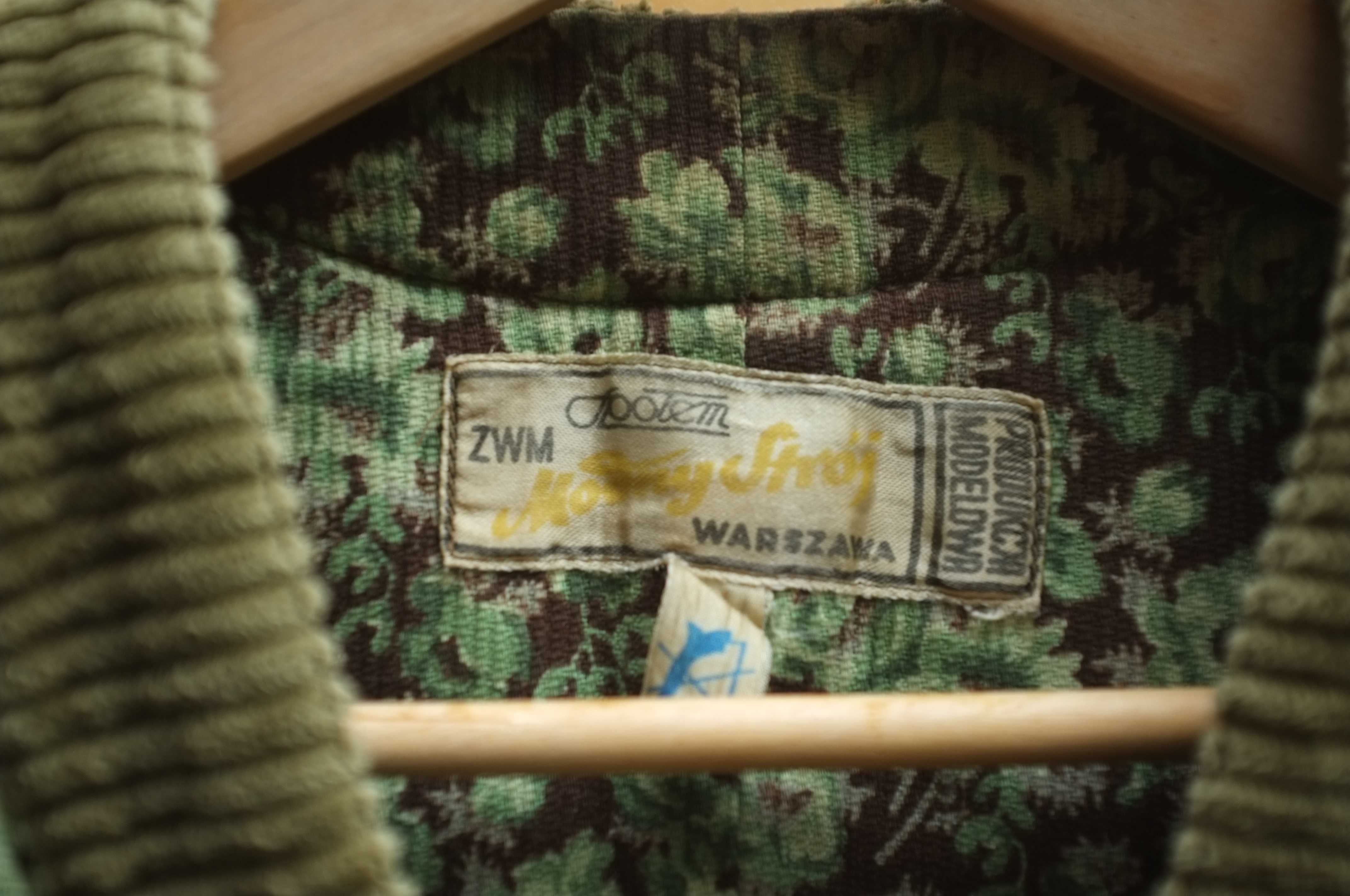 zielona kurtka kabat zabytkowa Moda Polska PRL produkcja modelowa