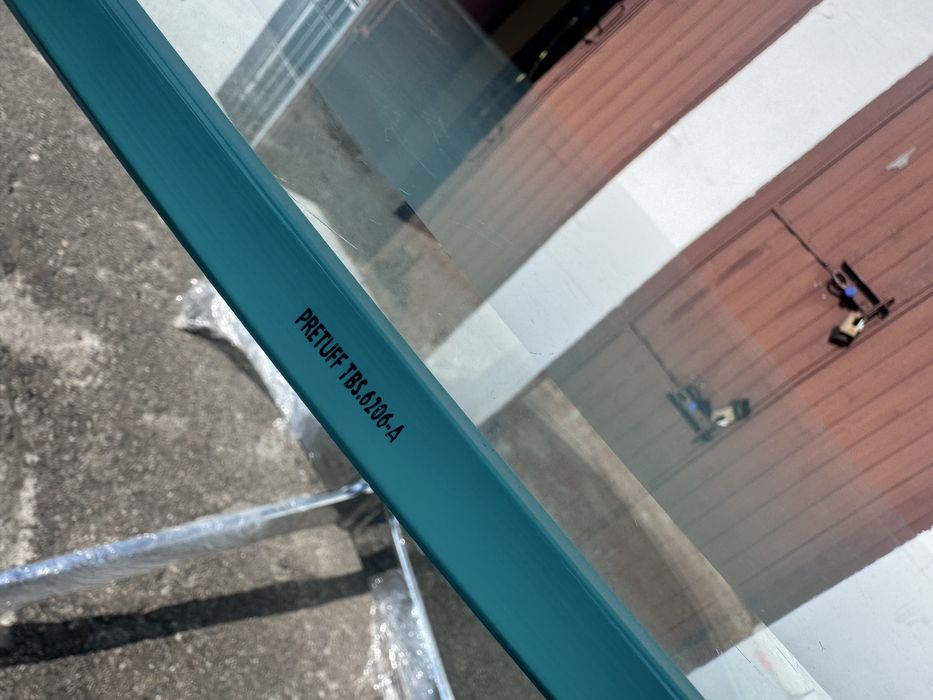 Vitra okrągły szklany stół fi 152cm