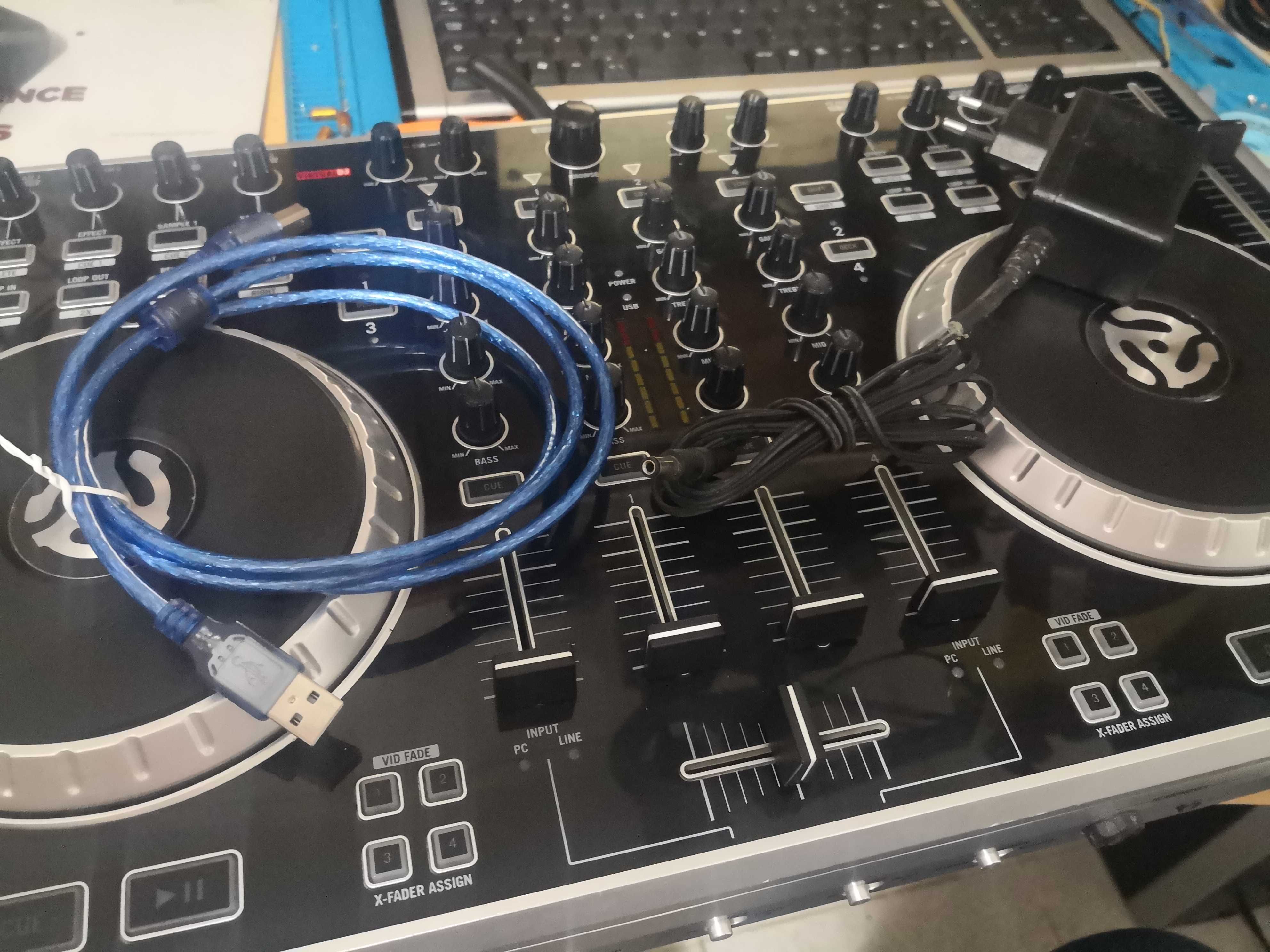 Controlador DJ Numark N4