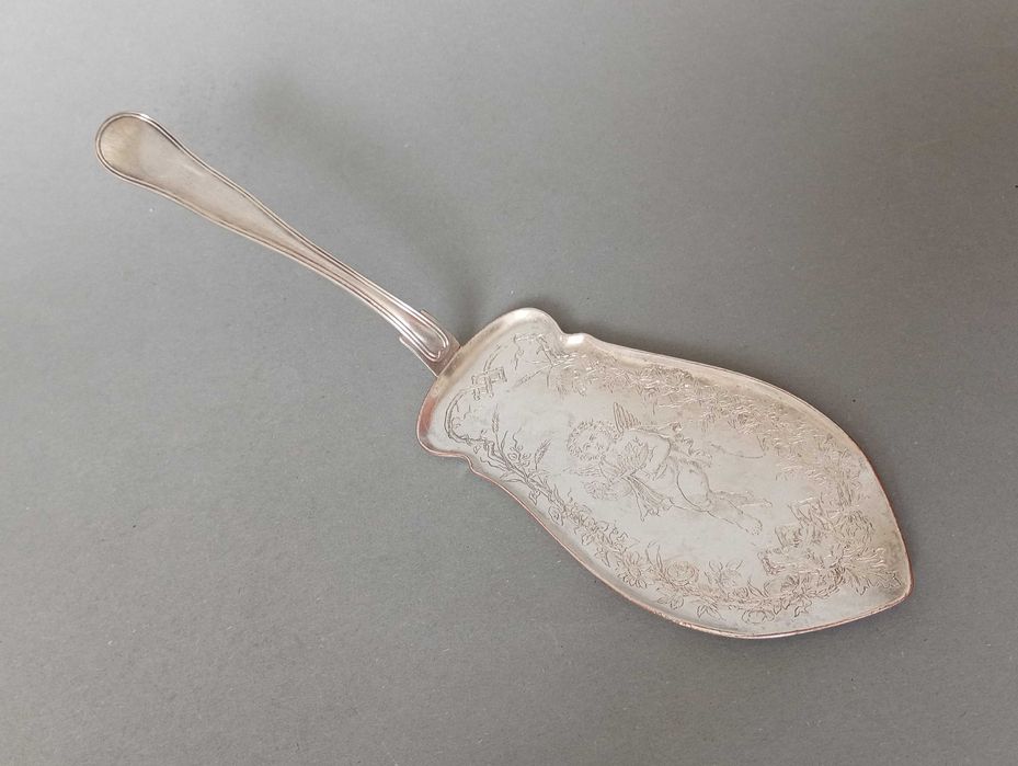 Posrebrzana łopatka do ciasta z amorkiem