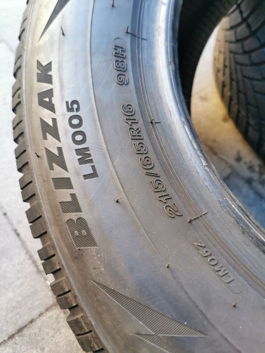 Зимняя резина 215/65 R16 Bridgestone Blizzak