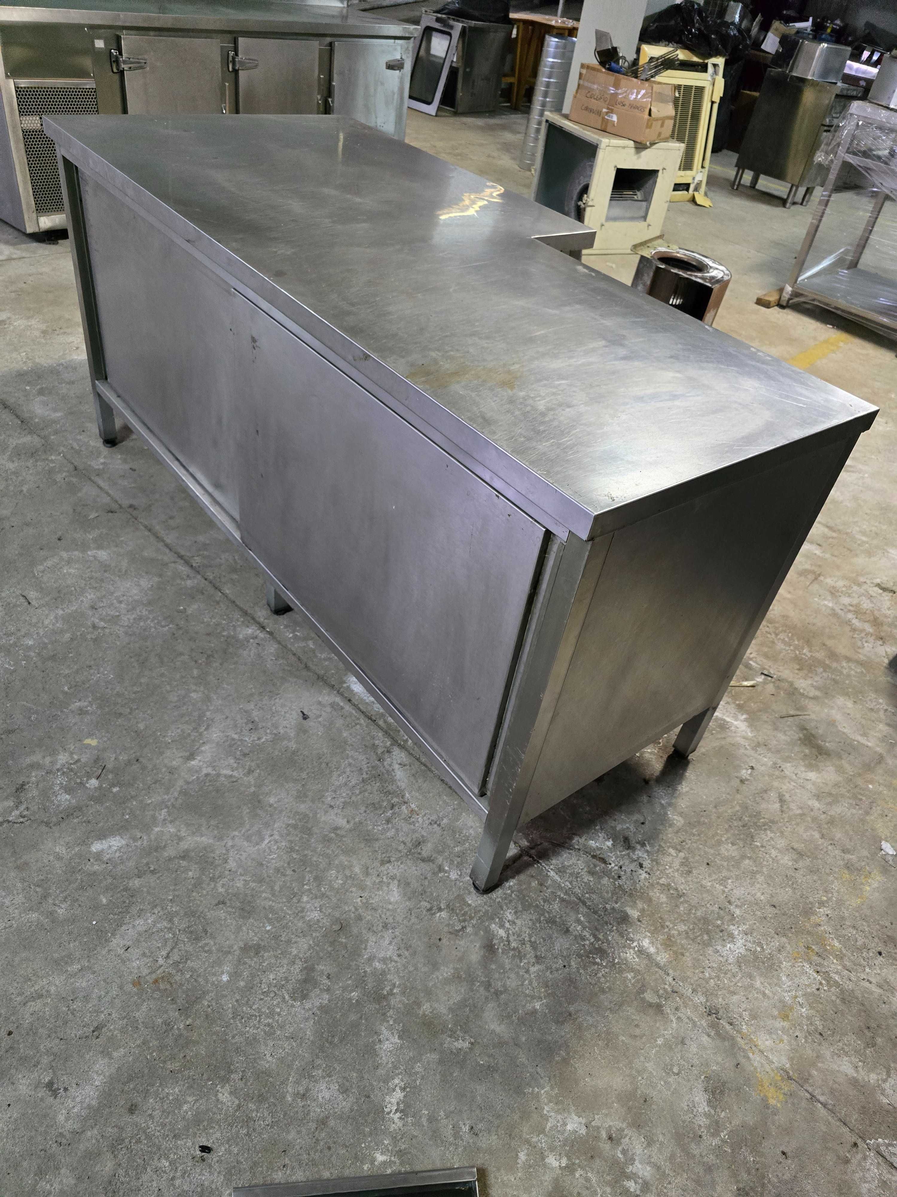Mesa/bancada de trabalho em aço inox grande arrumação