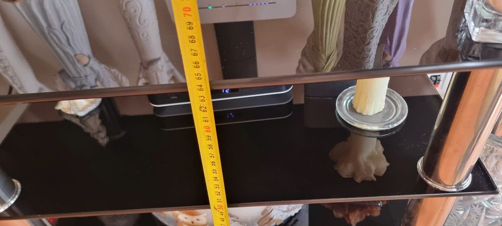 Szafka RTV szklana z chromowanymi wstawkami