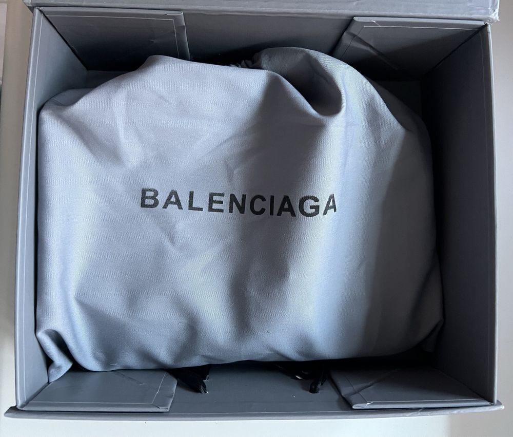 Сумка Balenciaga жіноча сумка з ланцюгом
